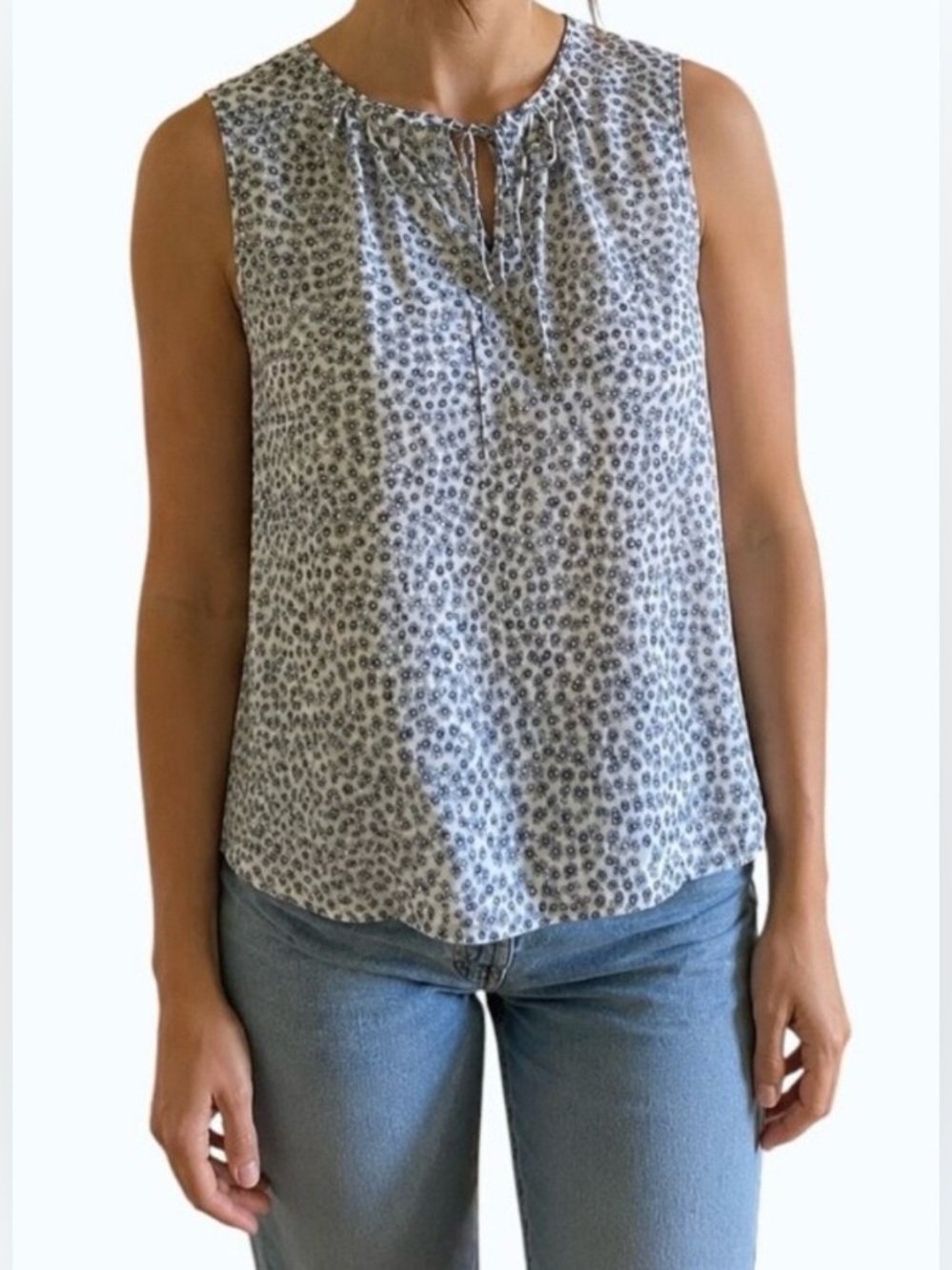 Joe Fresh 100% Silk Sleeveless Floral Tie Neck Blouse Navy Daisy Size Medium